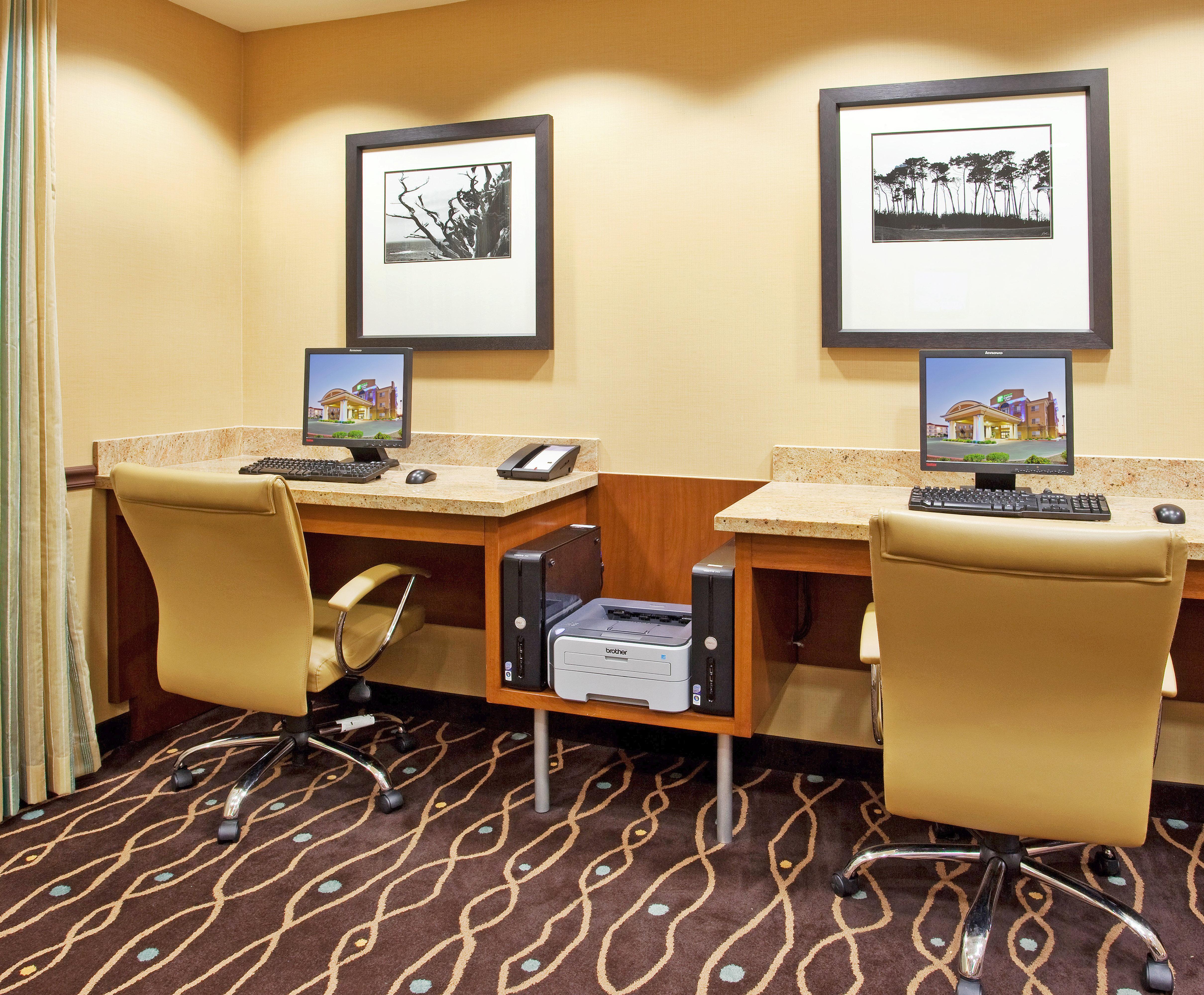 Holiday Inn Express & Suites Salinas By Ihg Exterior foto